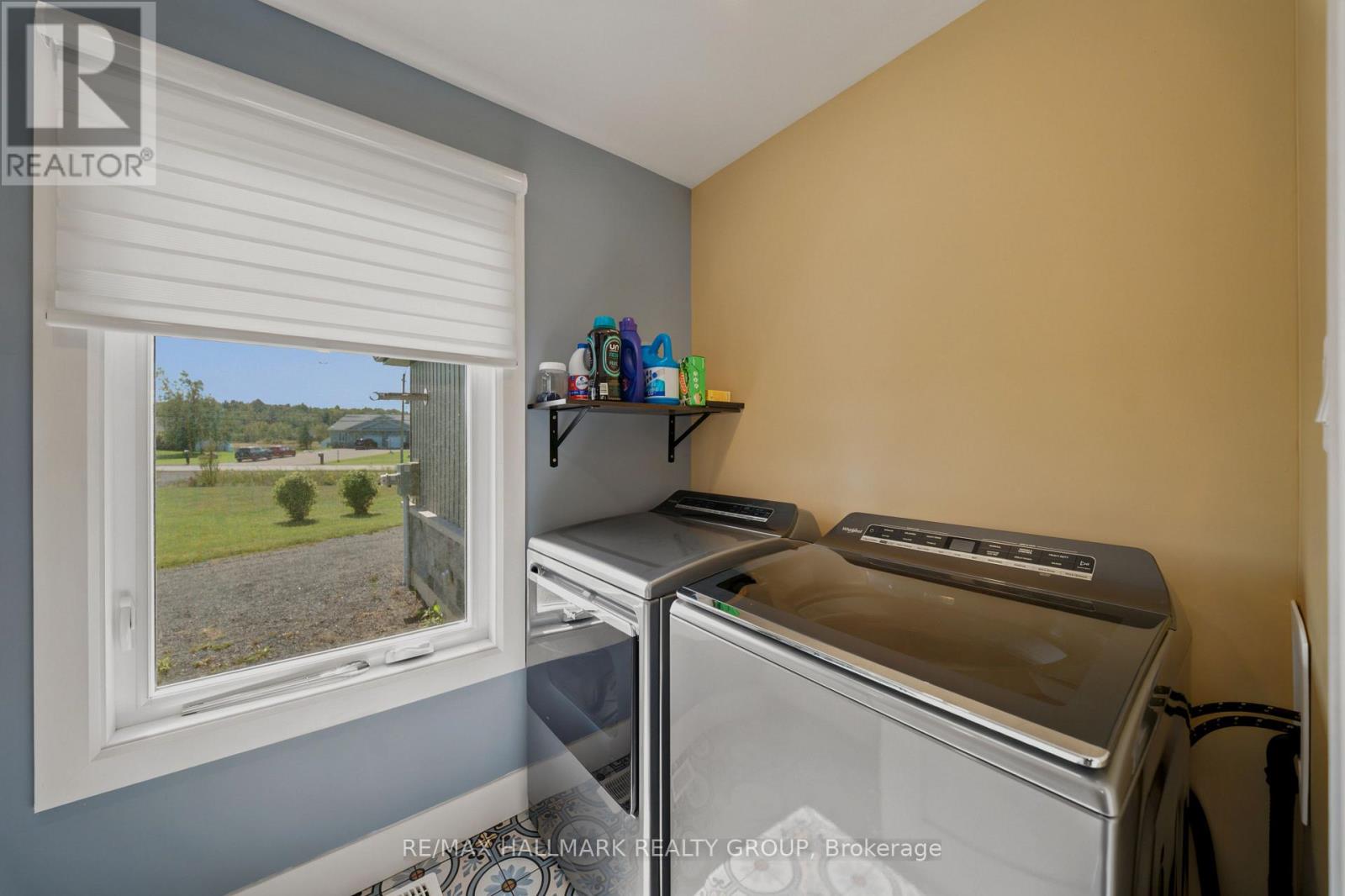 3515 Front Road E Property Photo 12