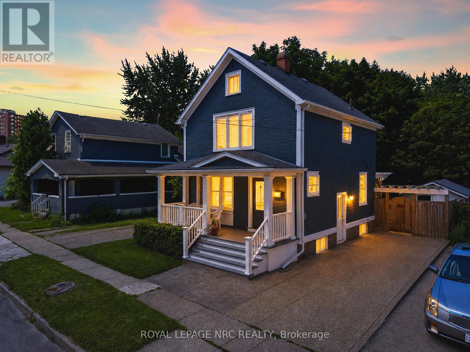 5 Greenlaw Place Property Photo 1