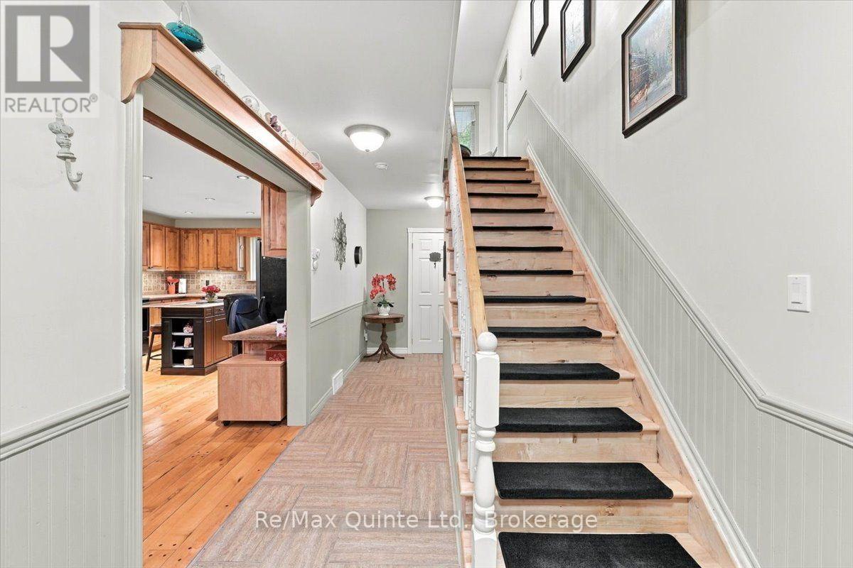 578 Old Apsley Road Property Photo 5