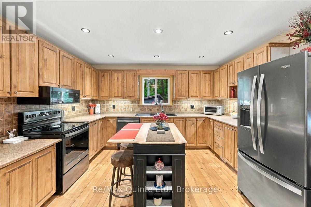 578 Old Apsley Road Property Photo 10