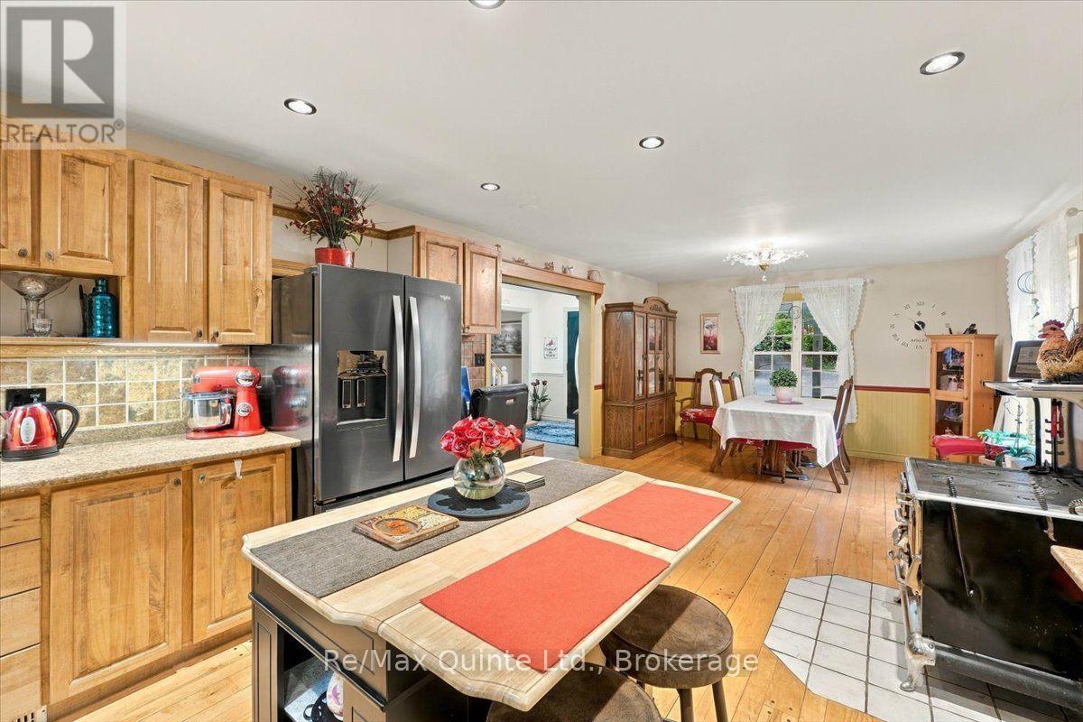 578 Old Apsley Road Property Photo 11
