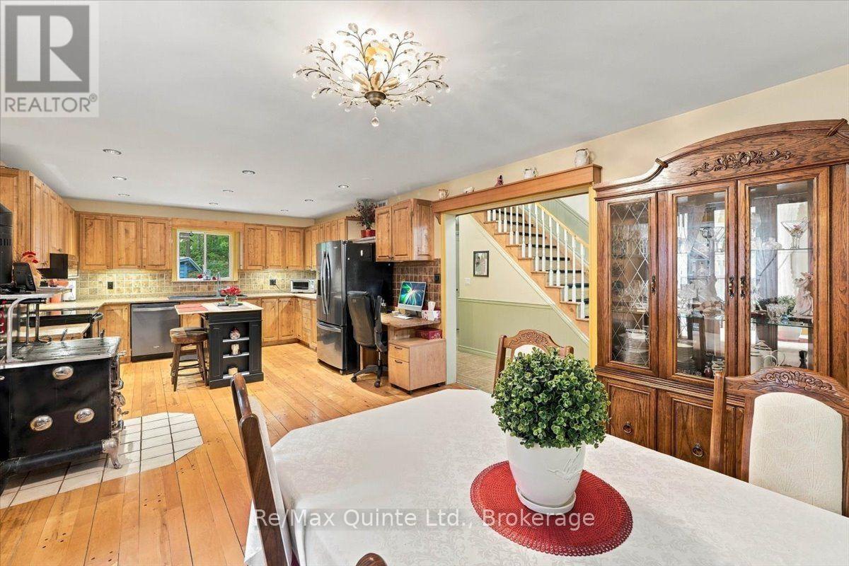 578 Old Apsley Road Property Photo 12