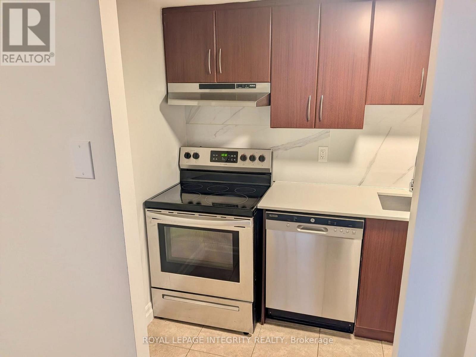 211 - 435 Albert Street Property Photo 12