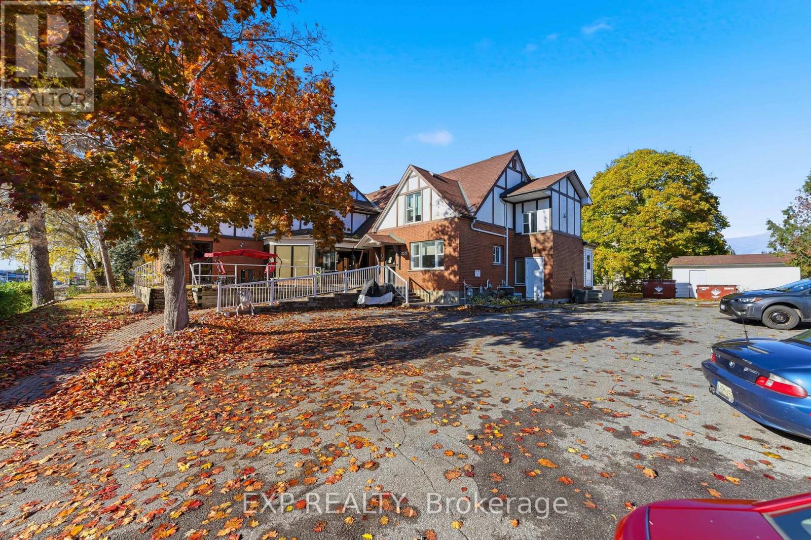 2526 Laurier Street Photo de la propriété 1