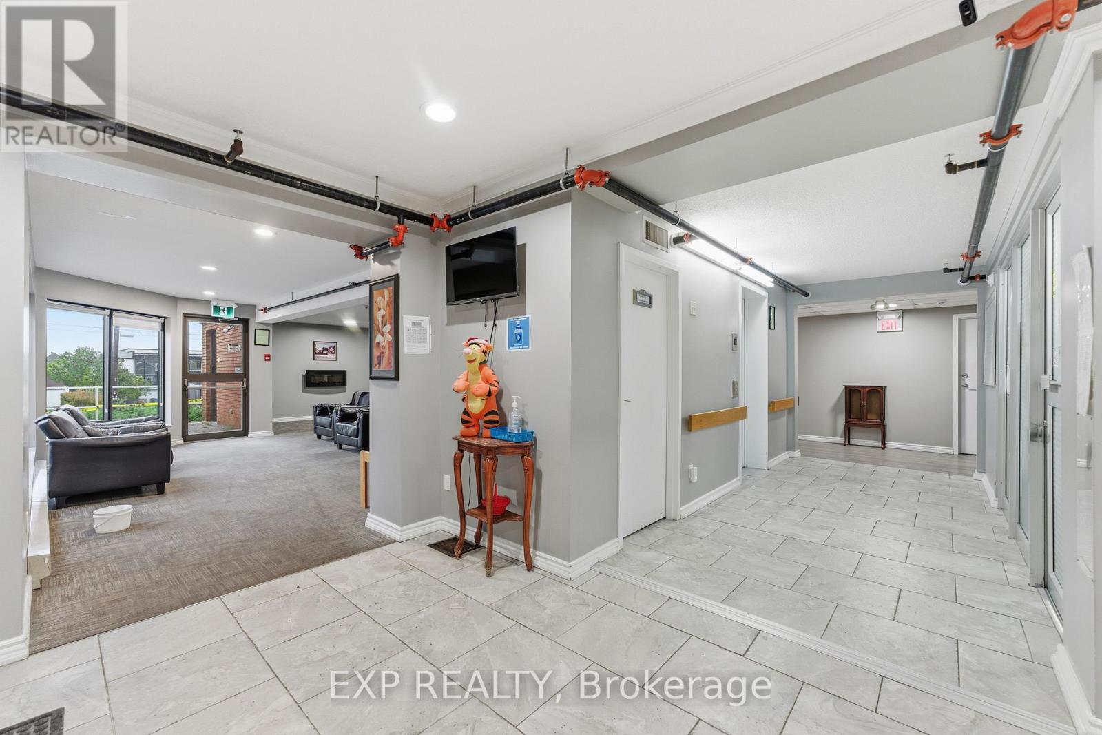 2526 Laurier Street Property Photo 10