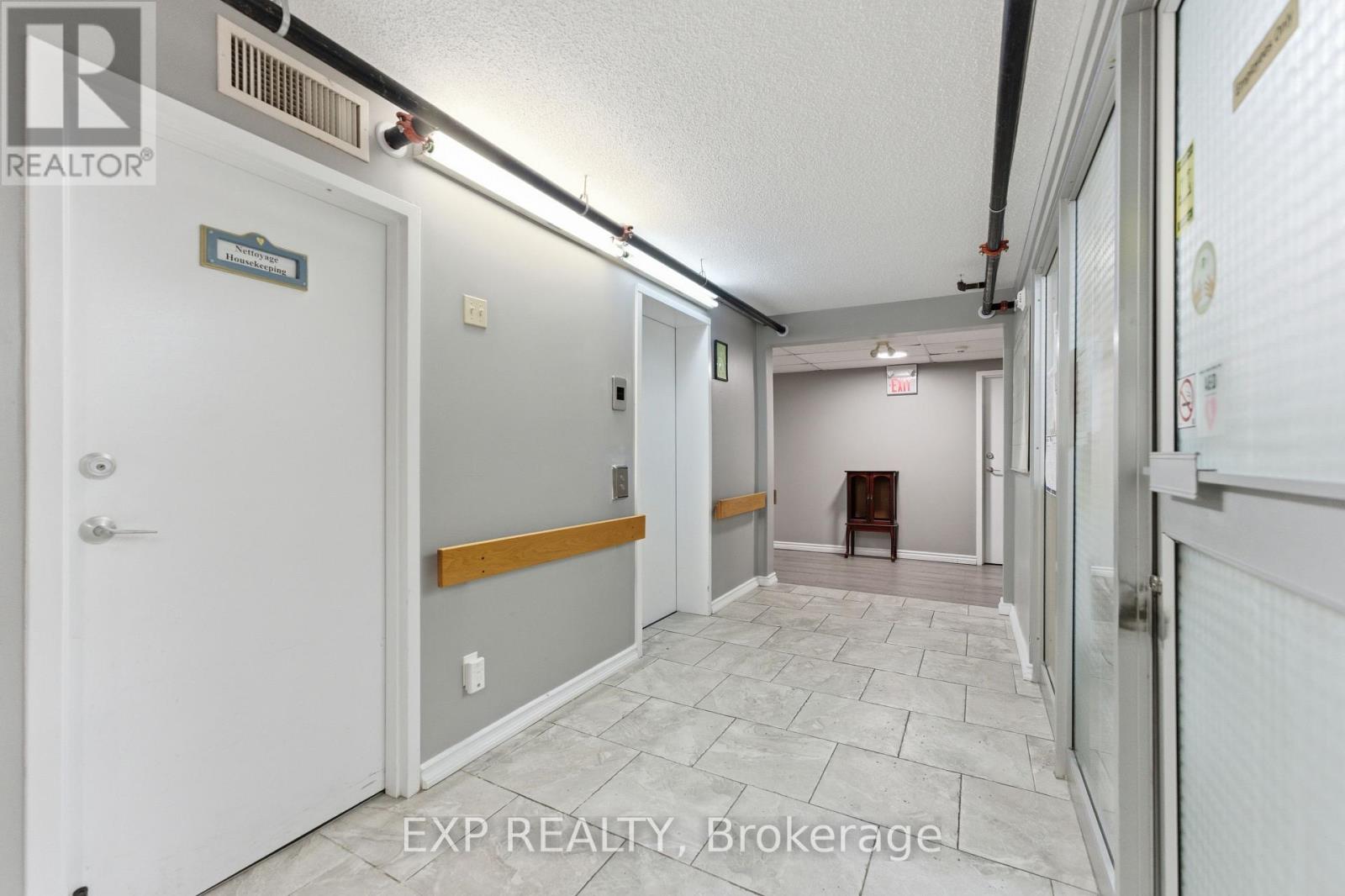 2526 Laurier Street Property Photo 11