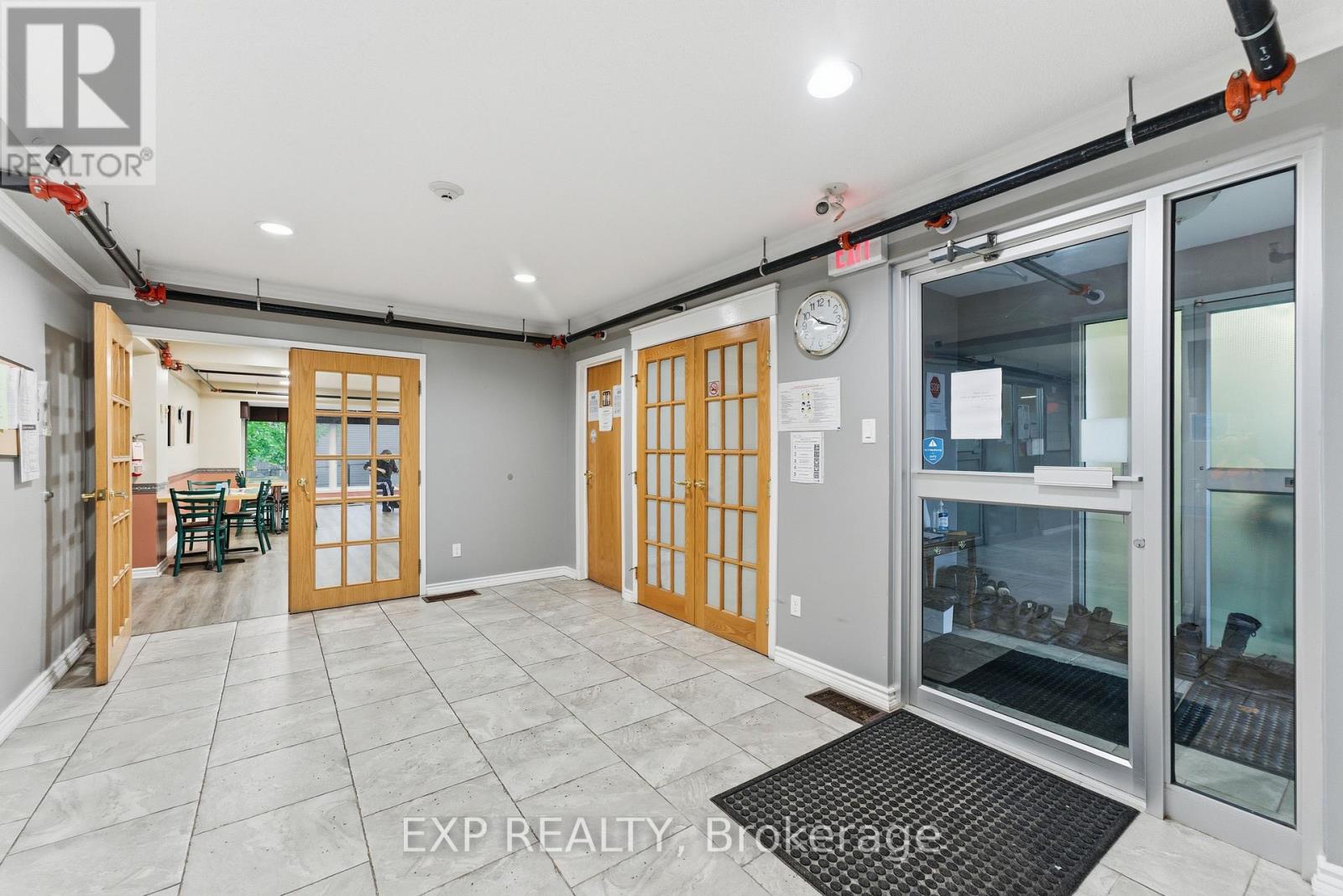 2526 Laurier Street Property Photo 12