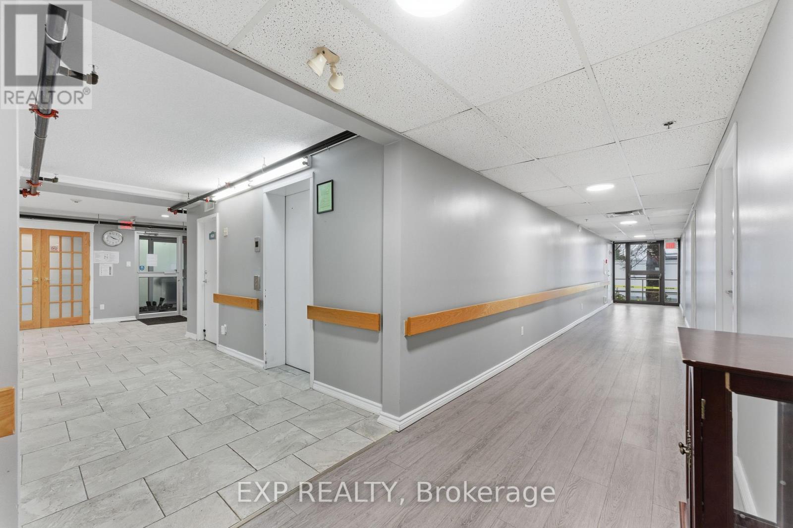 2526 Laurier Street Property Photo 13