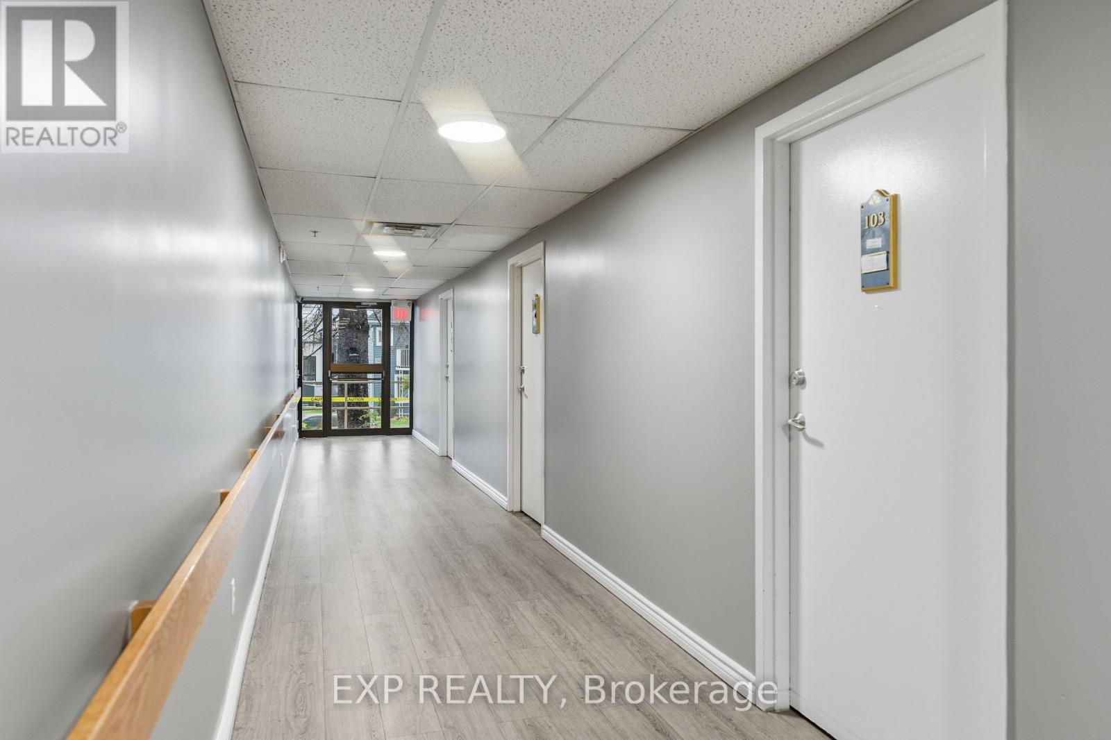 2526 Laurier Street Property Photo 15