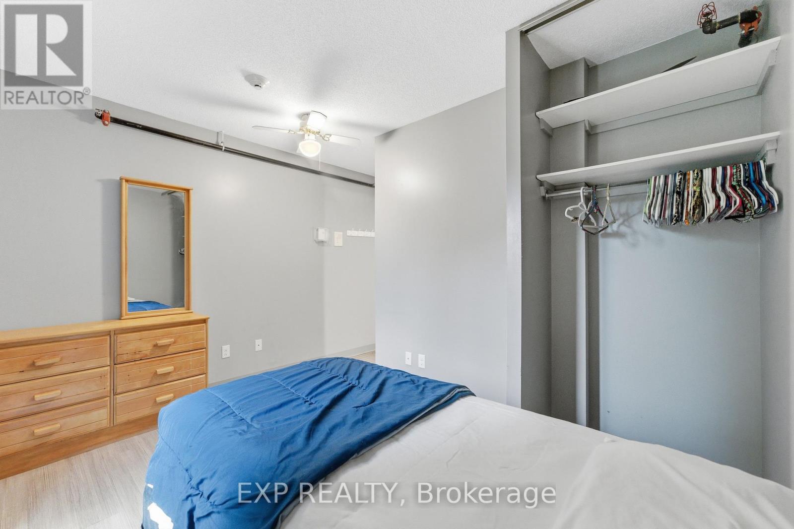 2526 Laurier Street Property Photo 18