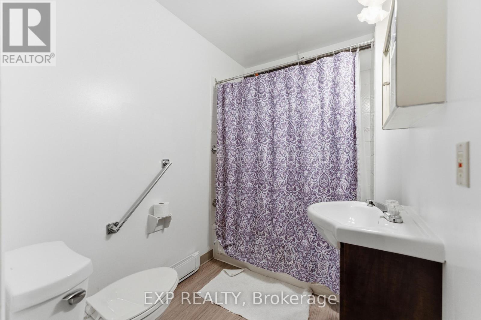 2526 Laurier Street Property Photo 19