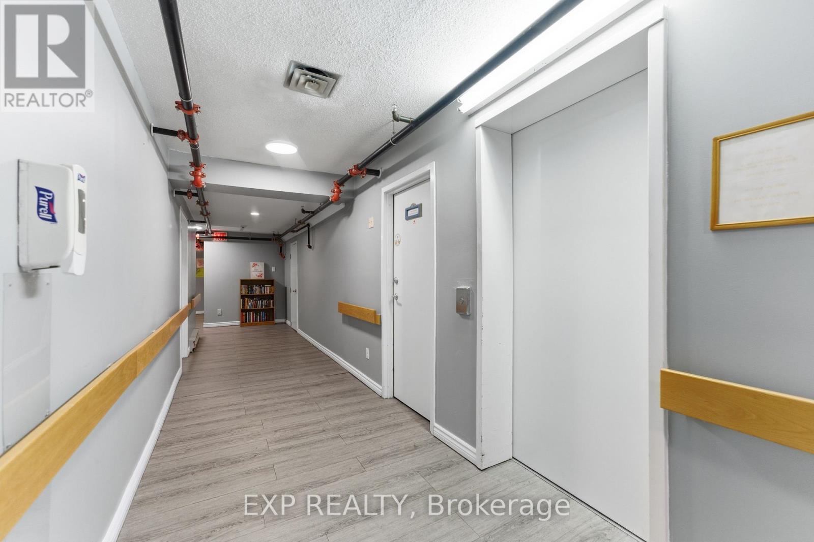 2526 Laurier Street Property Photo 21