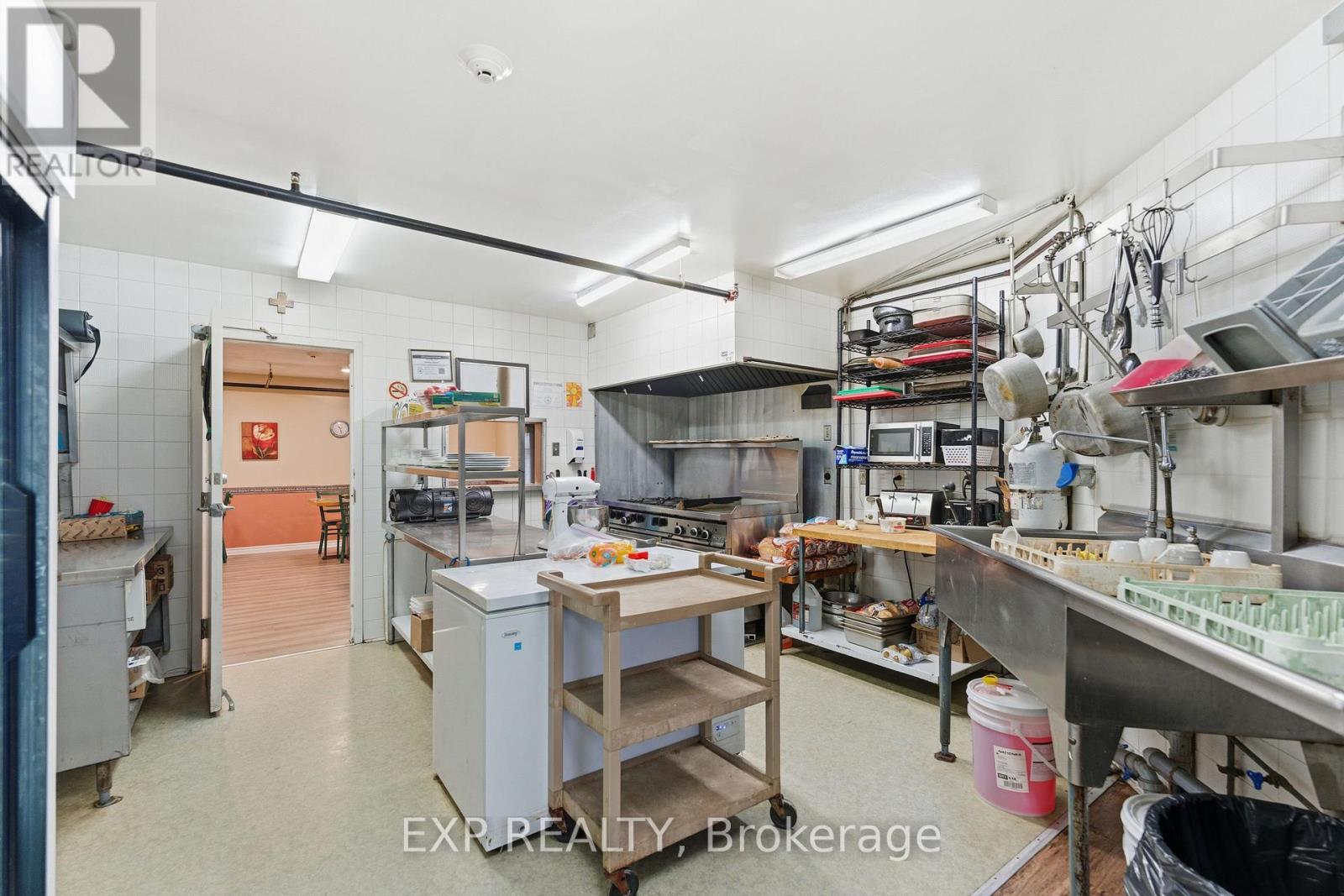2526 Laurier Street Property Photo 31