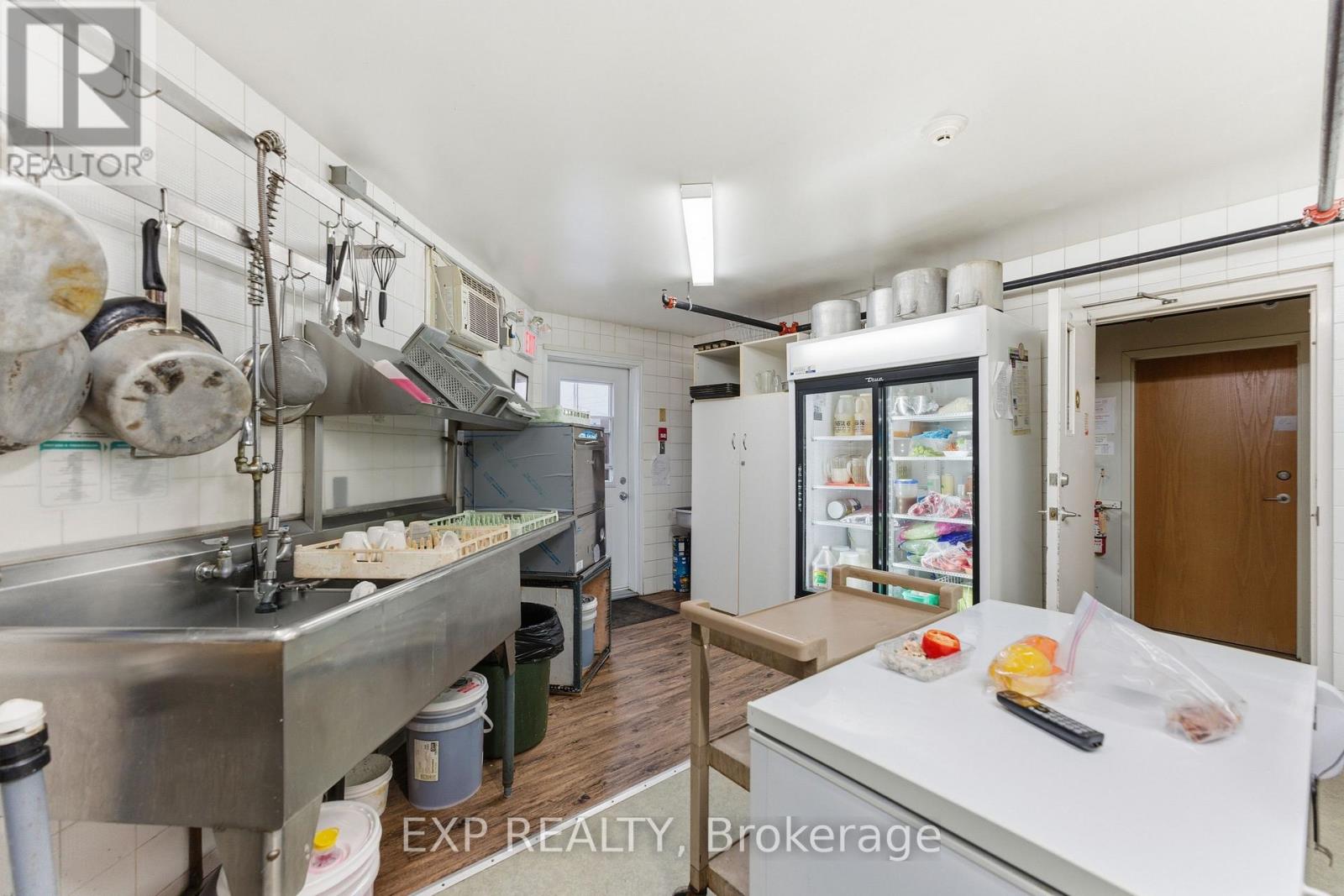 2526 Laurier Street Property Photo 32