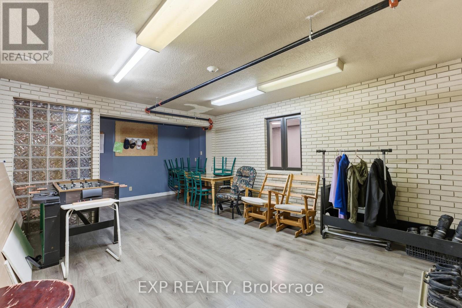 2526 Laurier Street Property Photo 33
