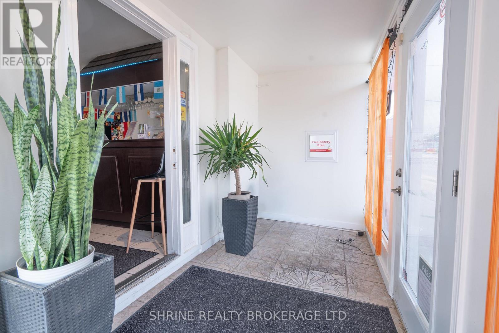1487 Dundas Street Property Photo 7