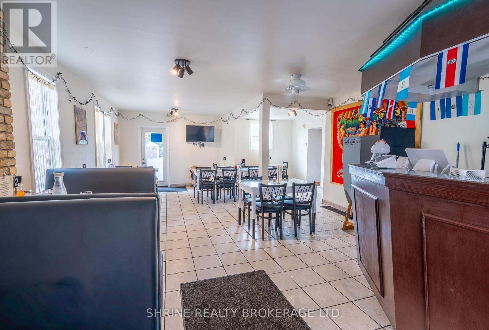 1487 Dundas Street Property Photo 8