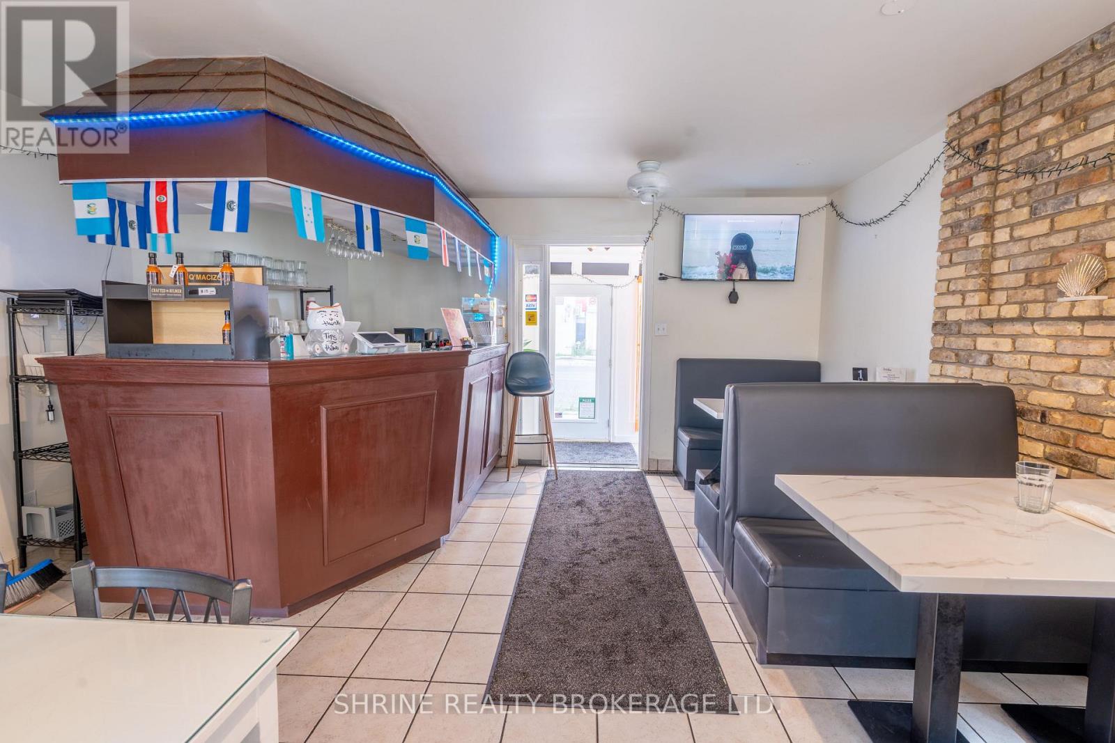 1487 Dundas Street Property Photo 9