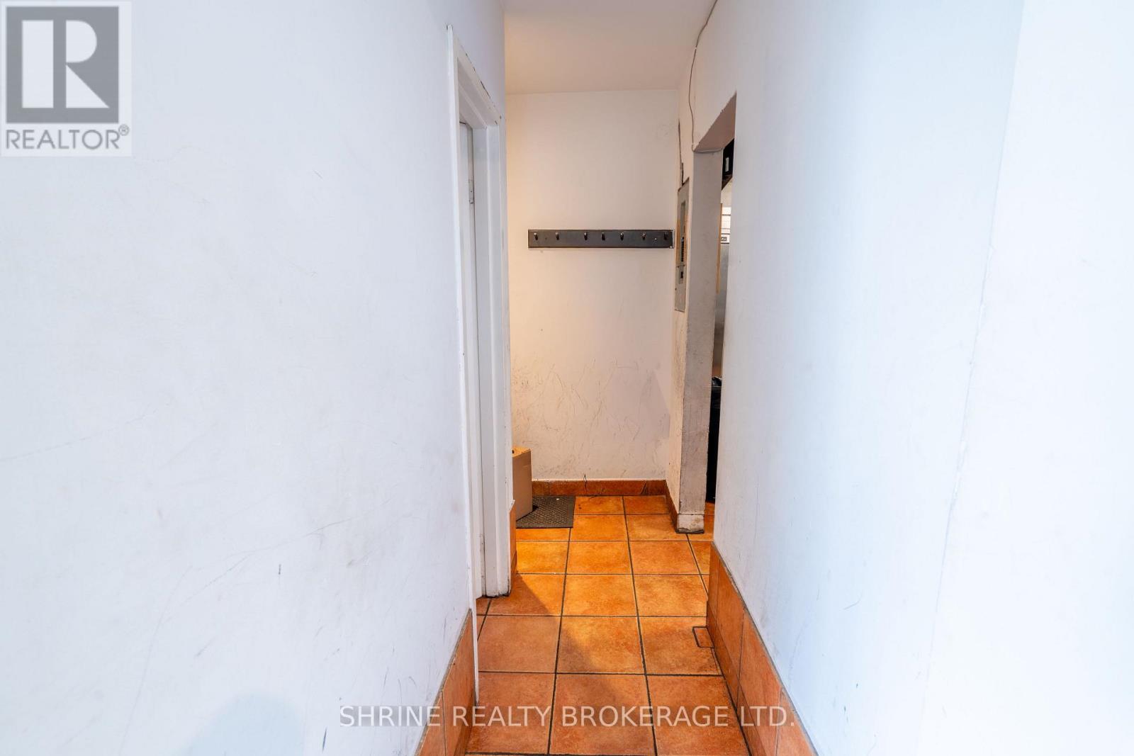1487 Dundas Street Property Photo 15