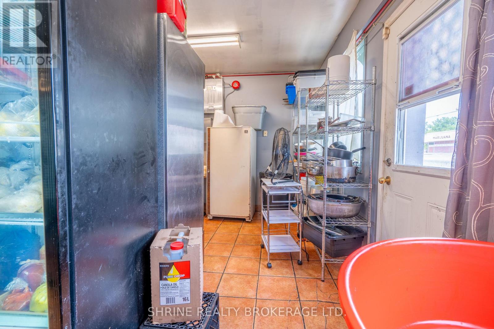 1487 Dundas Street Property Photo 20