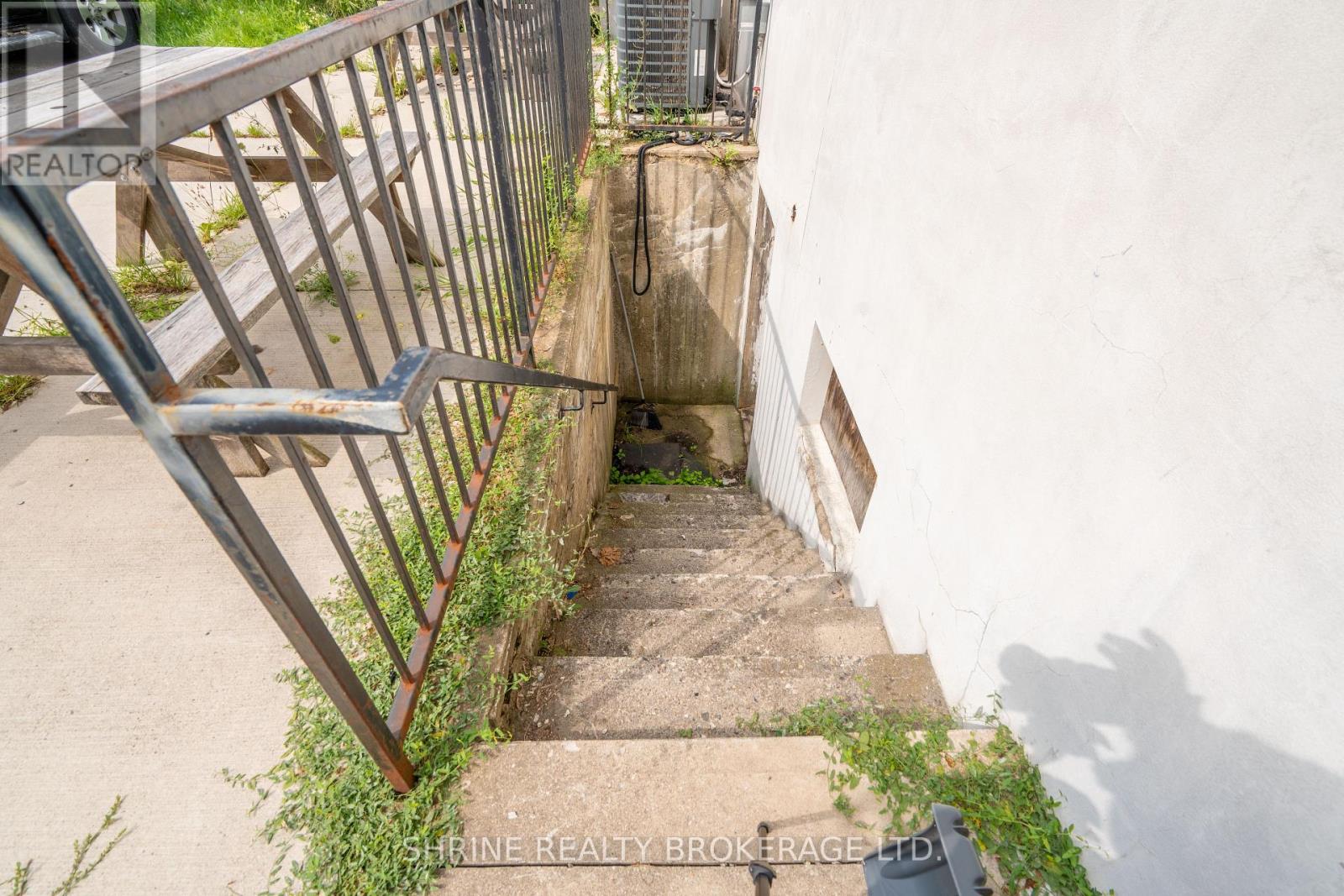 1487 Dundas Street Property Photo 23