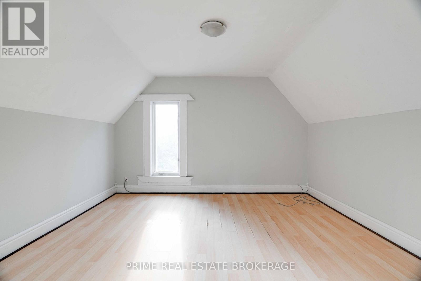 7 Marmora Street Property Photo 8