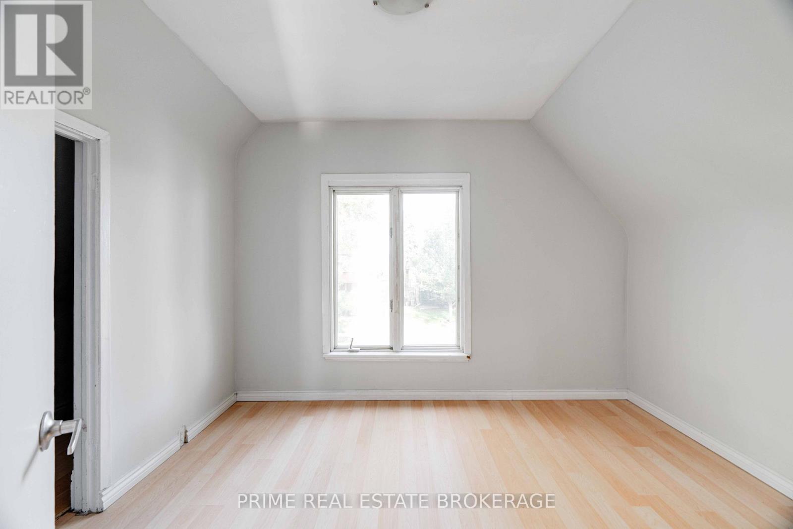 7 Marmora Street Property Photo 11