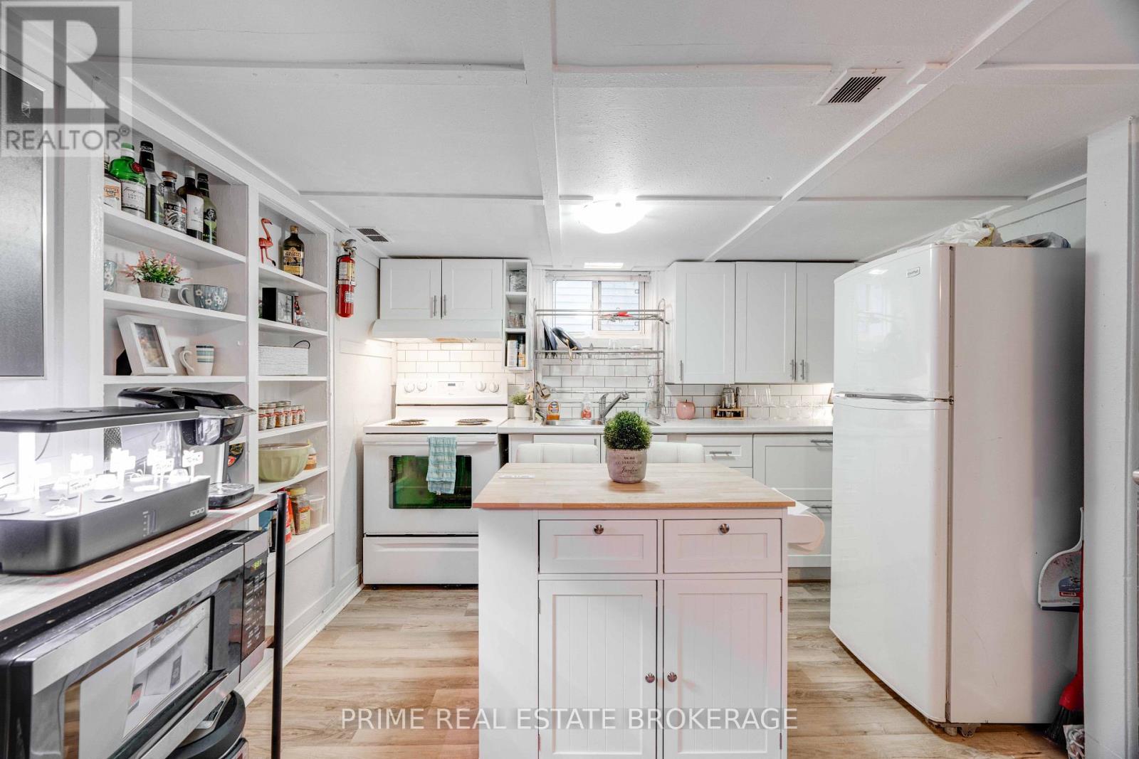 7 Marmora Street Property Photo 17