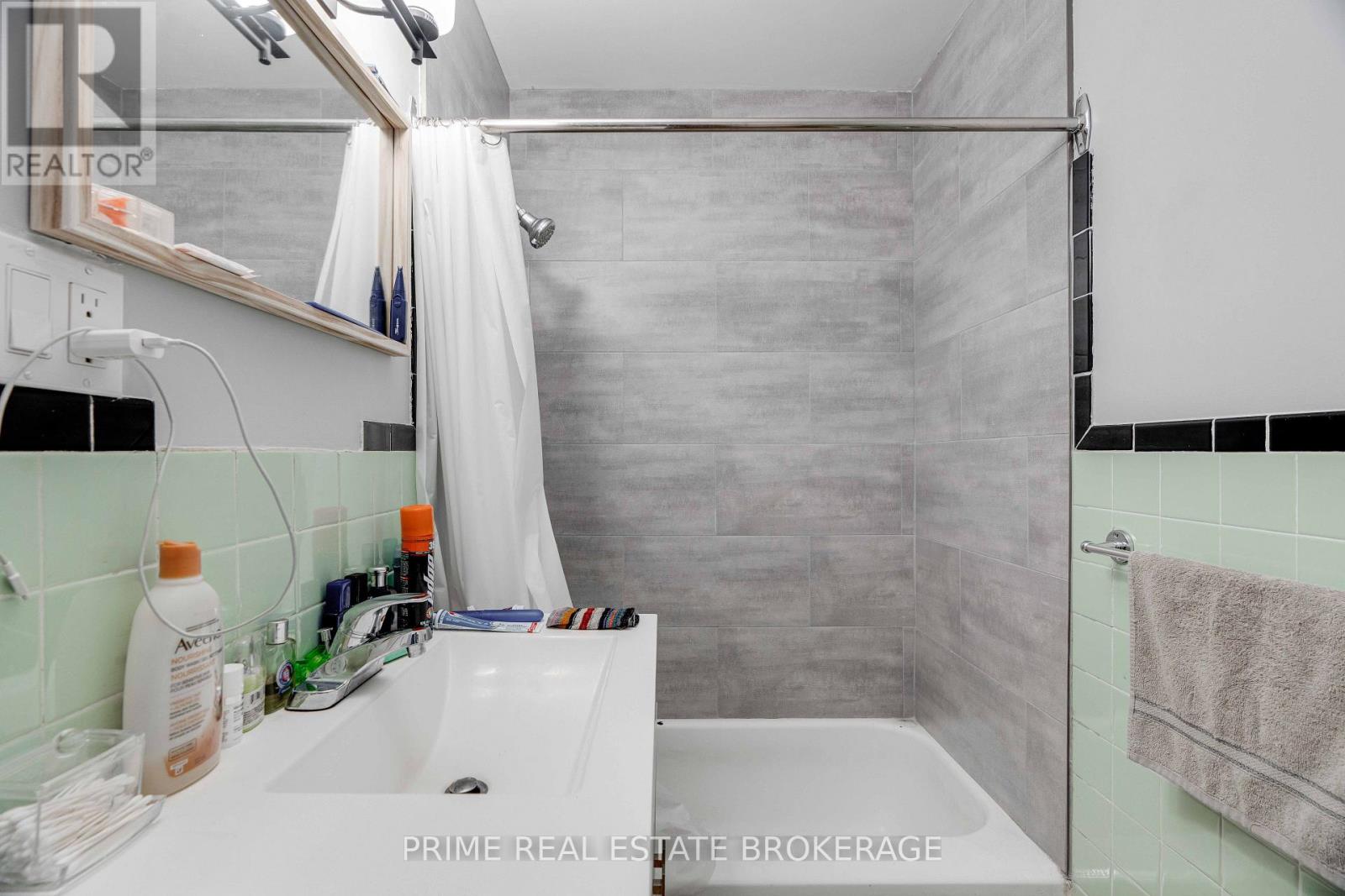7 Marmora Street Property Photo 28