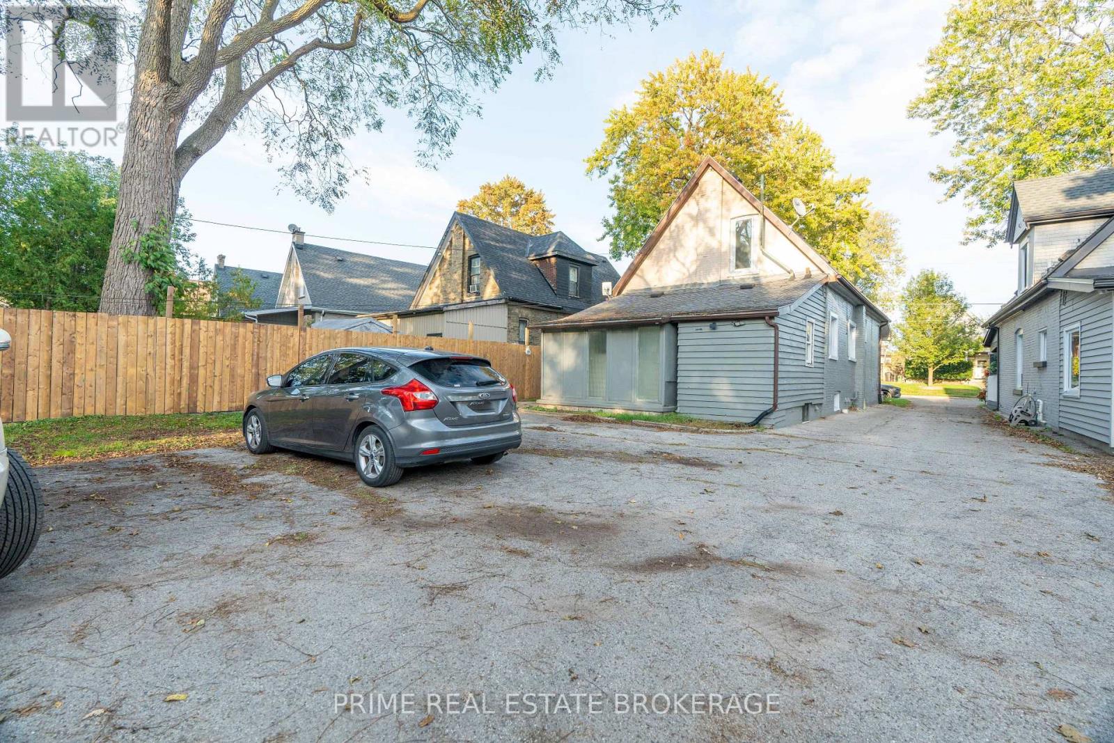 7 Marmora Street Property Photo 30