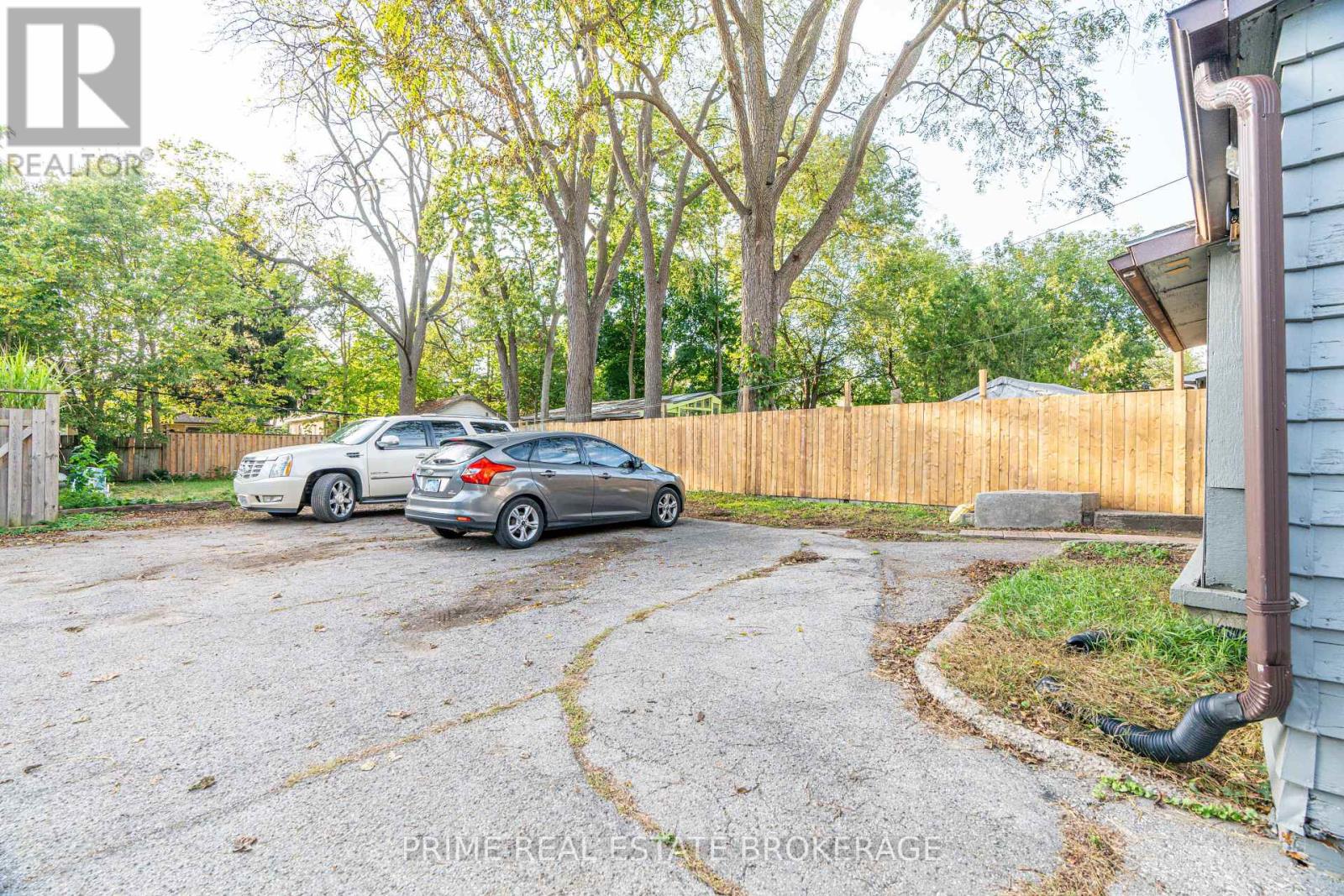 7 Marmora Street Property Photo 31