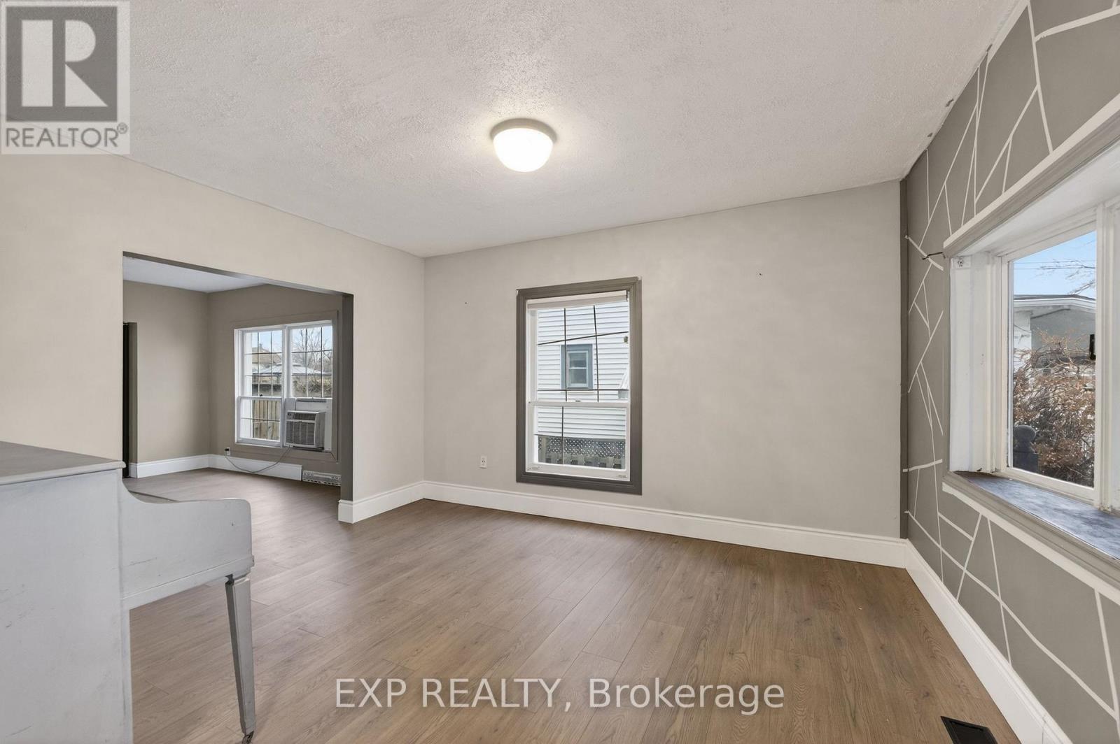 4576 Fourth Avenue Property Photo 20