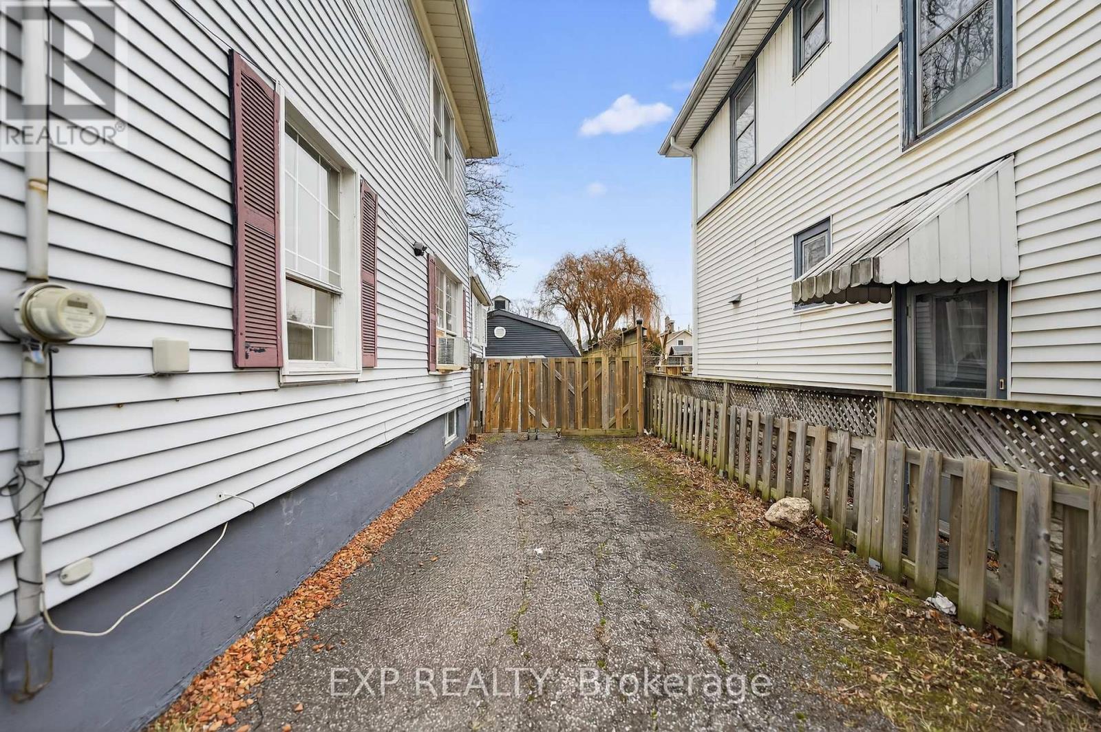 4576 Fourth Avenue Property Photo 43