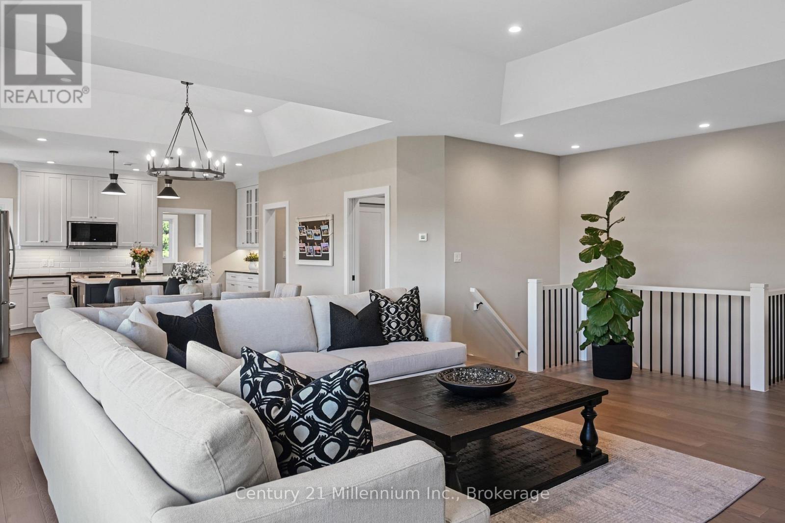150 Louise Creek Crescent Property Photo 13