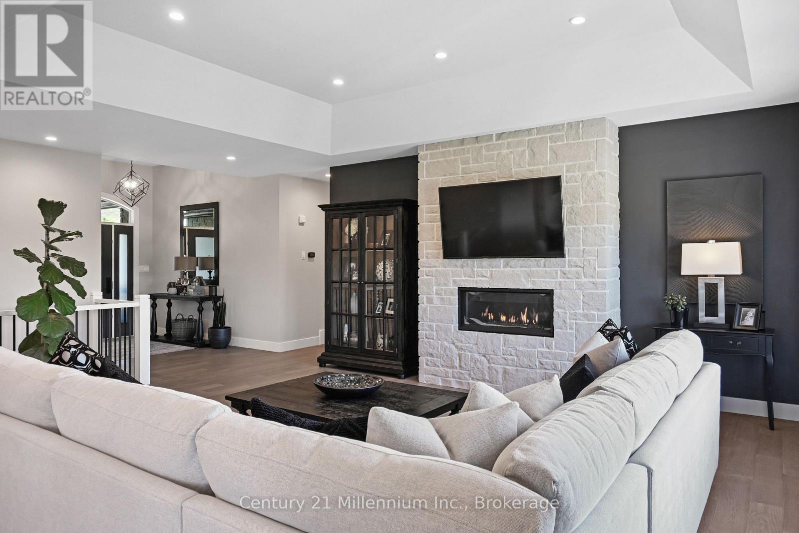 150 Louise Creek Crescent Property Photo 14
