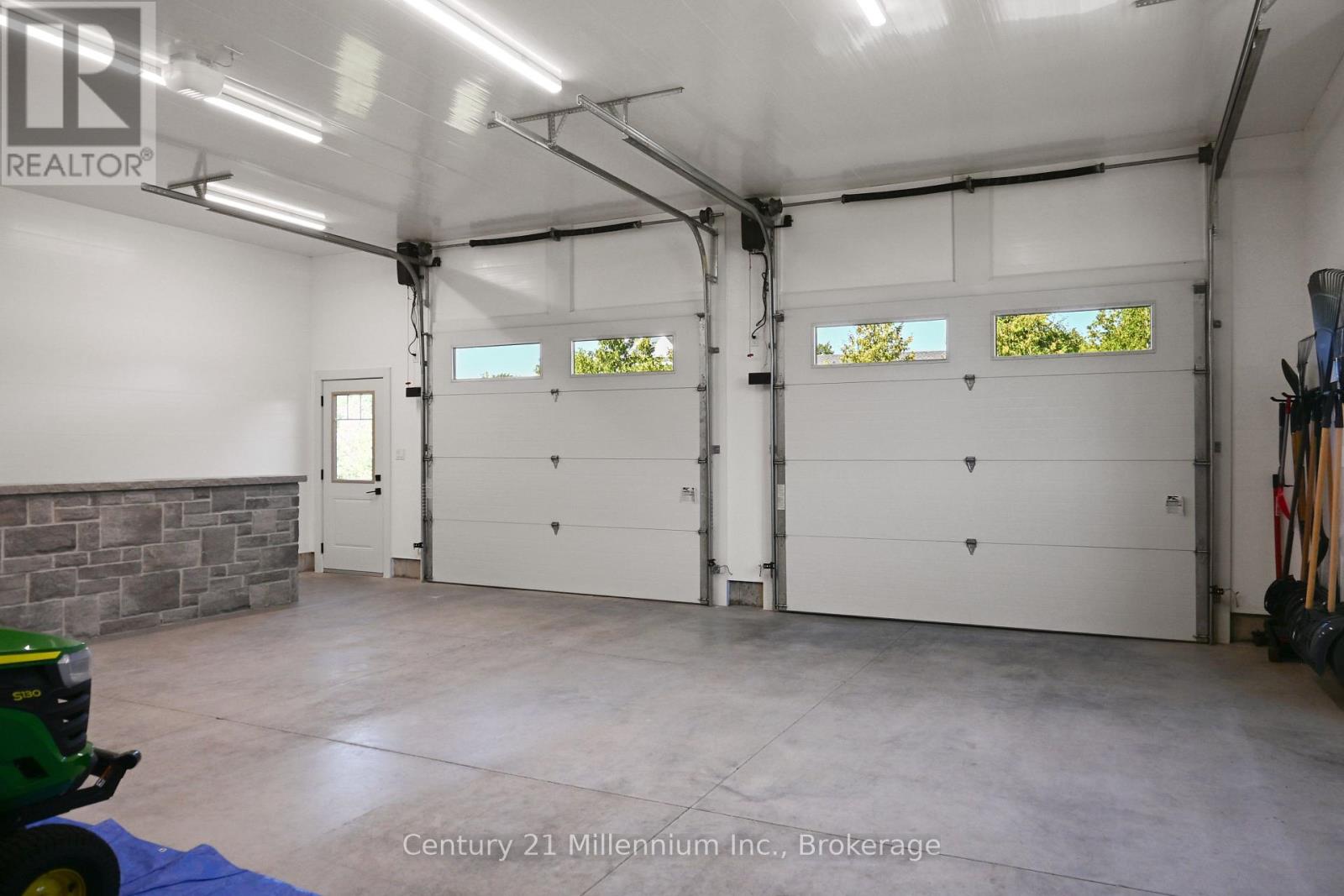 150 Louise Creek Crescent Property Photo 47