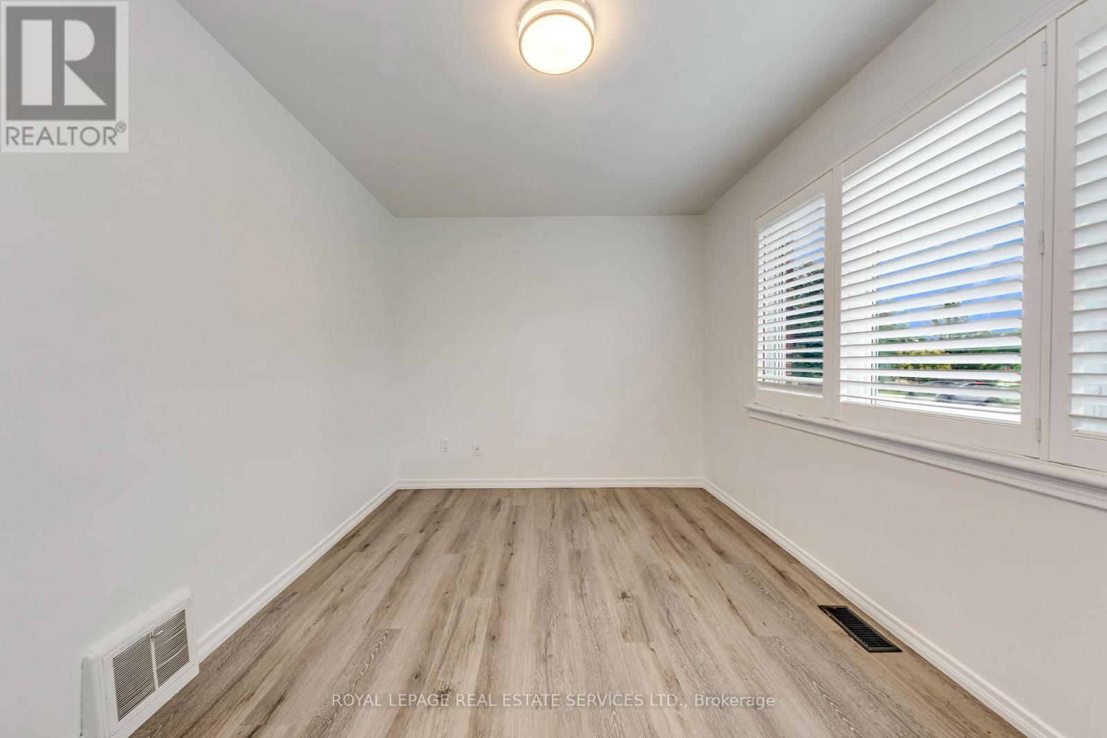 Upper - 191 Nash Road N Property Photo 21