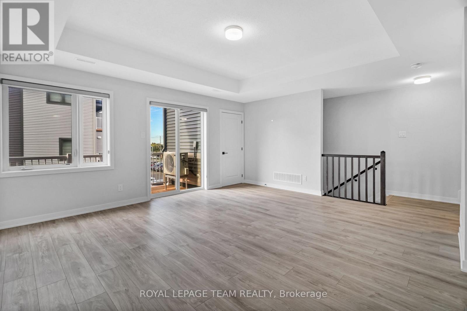 802 Parnian Private Property Photo 10