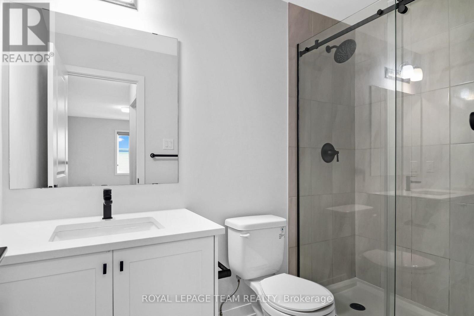 802 Parnian Private Property Photo 22