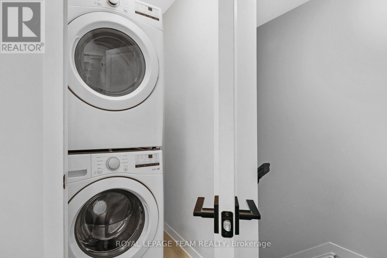 802 Parnian Private Property Photo 29
