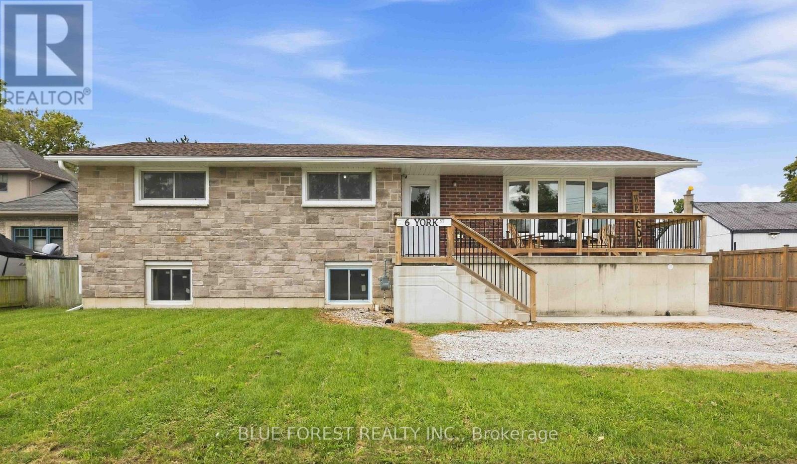6 YORK STREET Property Photo 1