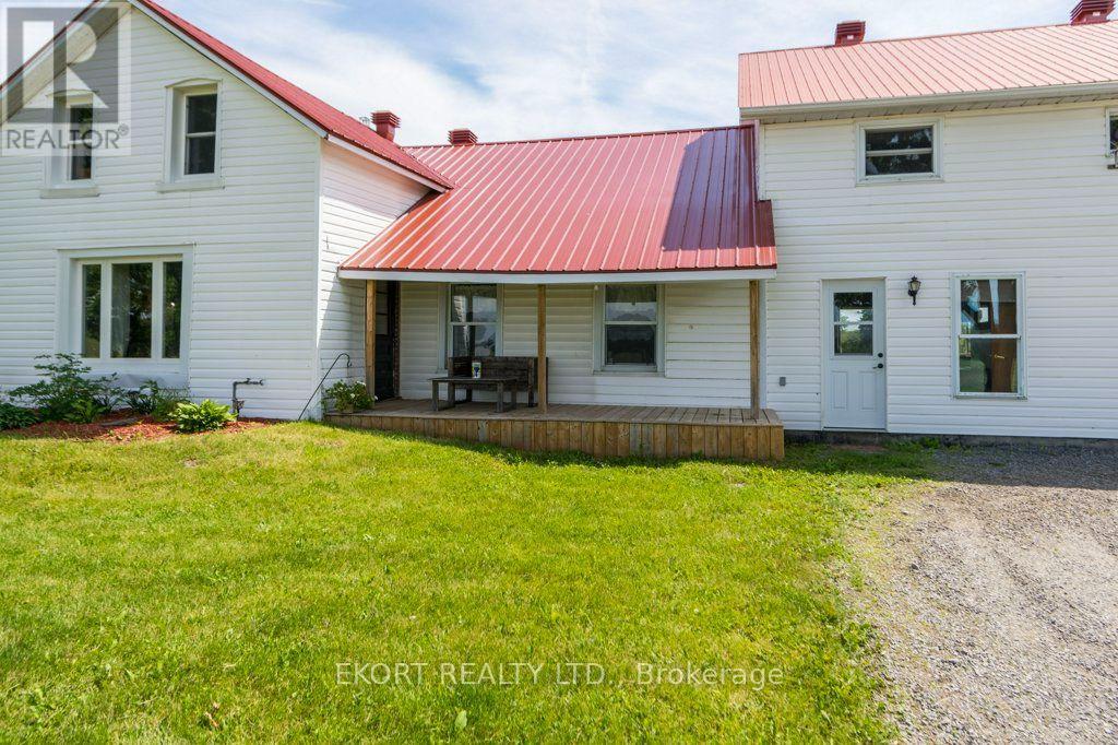 272 Coutts Road Property Photo 3