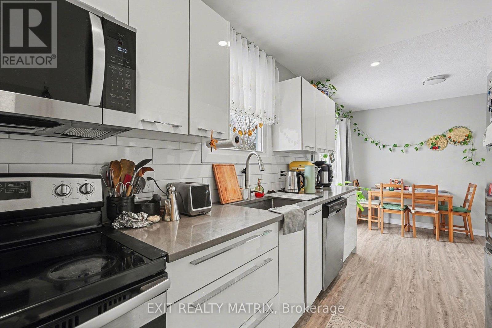91 Sheldrake Drive Property Photo 11
