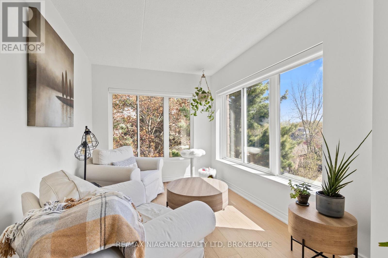 403 - 61 Paffard Street Property Photo 6