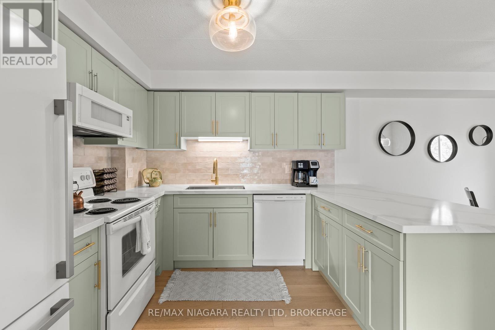 403 - 61 Paffard Street Property Photo 7