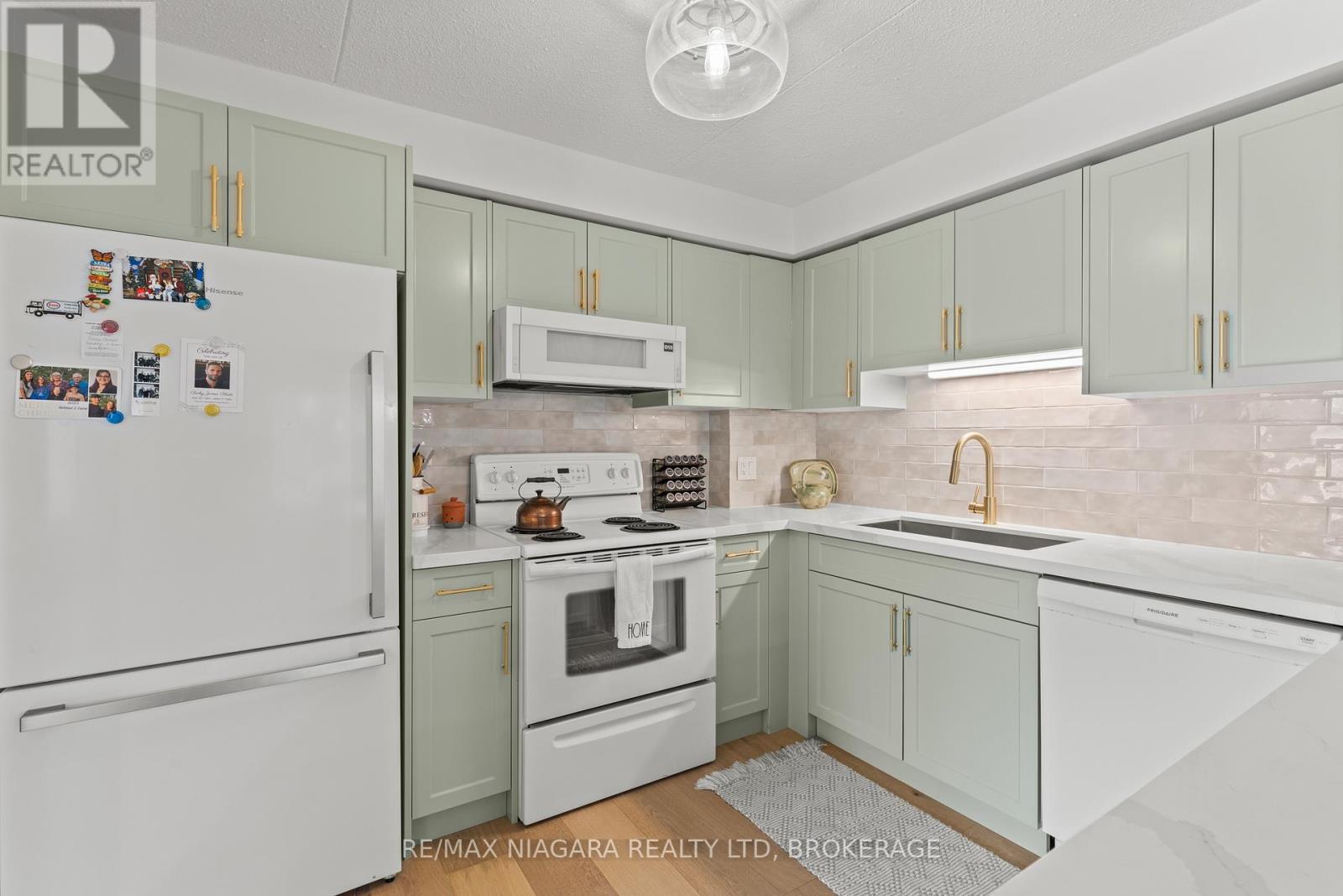 403 - 61 Paffard Street Property Photo 8