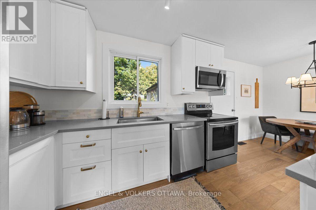 1393 Sutherland Drive Property Photo 11