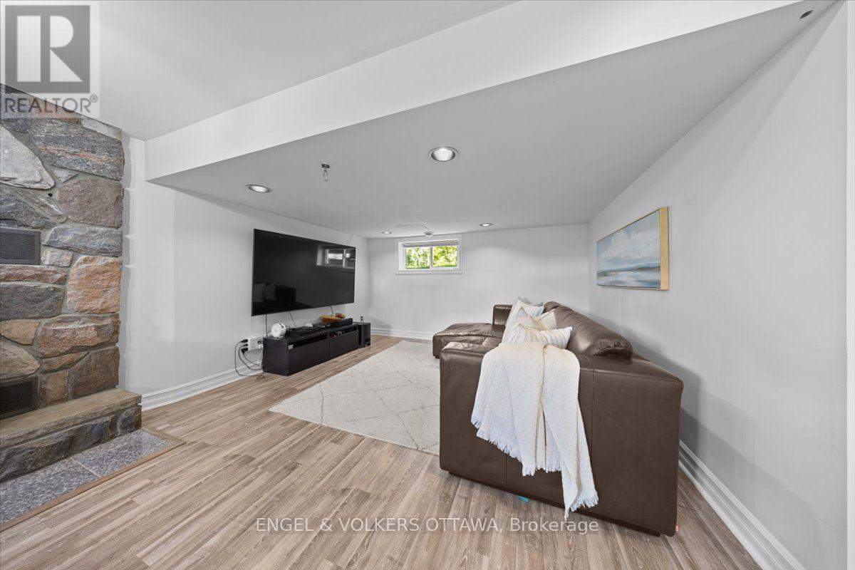 1393 Sutherland Drive Property Photo 29