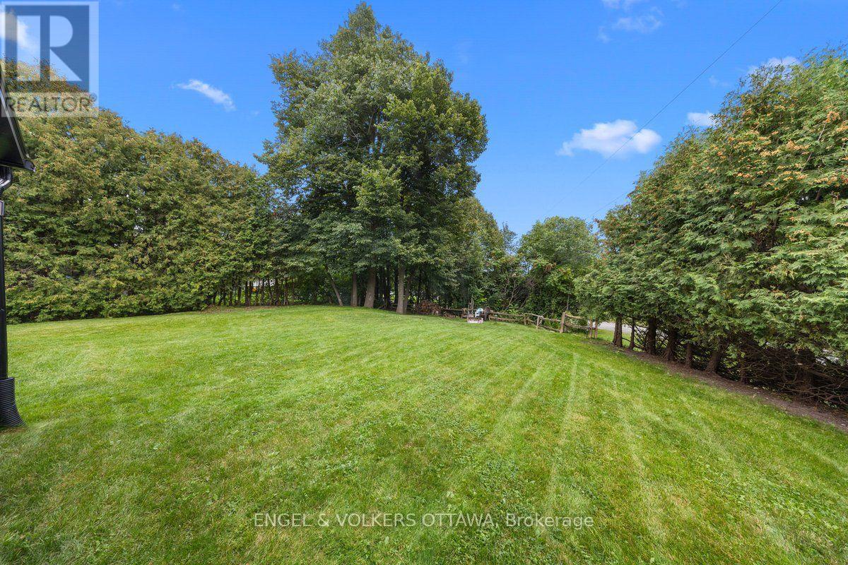 1393 Sutherland Drive Property Photo 43