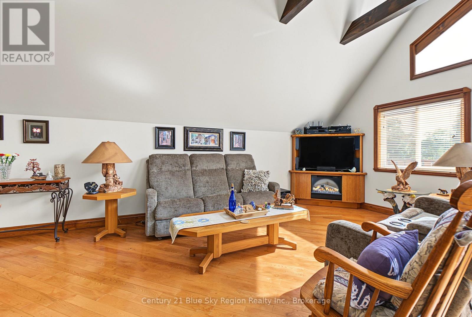 76 Hanselman Line Property Photo 12